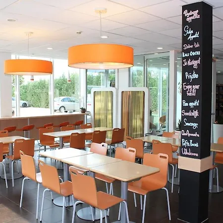 Ibis Budget Port Hotel *