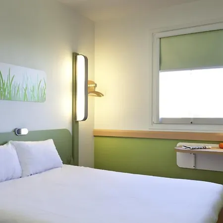 Отель Ibis Budget Port